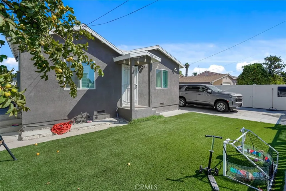 11849 Barnwall Norwalk, CA 90650