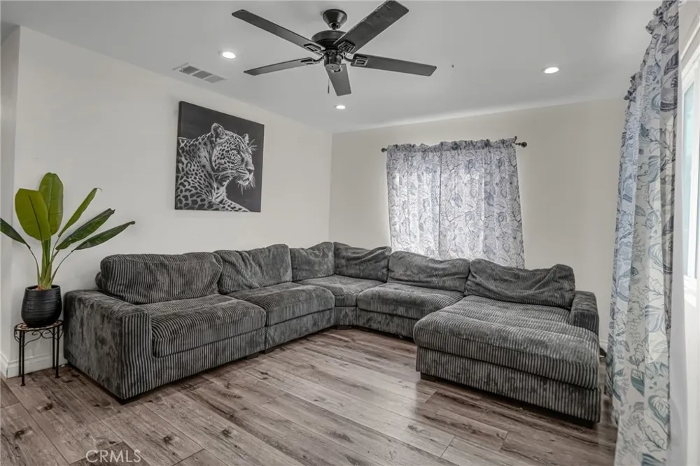 11849 Barnwall Norwalk, CA 90650