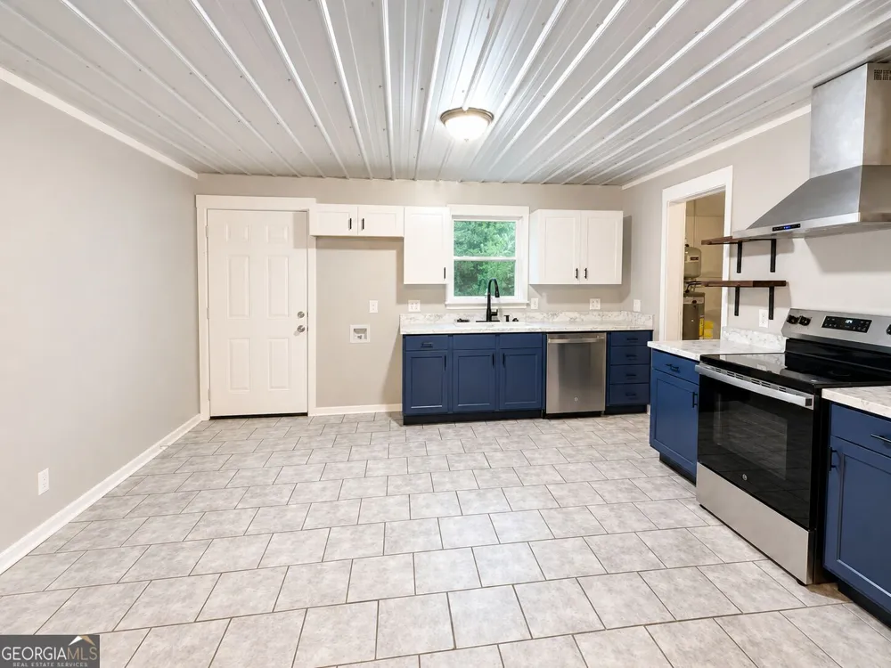 56 W Penn ST Trion, GA 30753