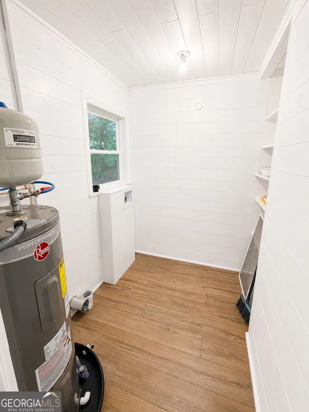56 W Penn ST Trion, GA 30753