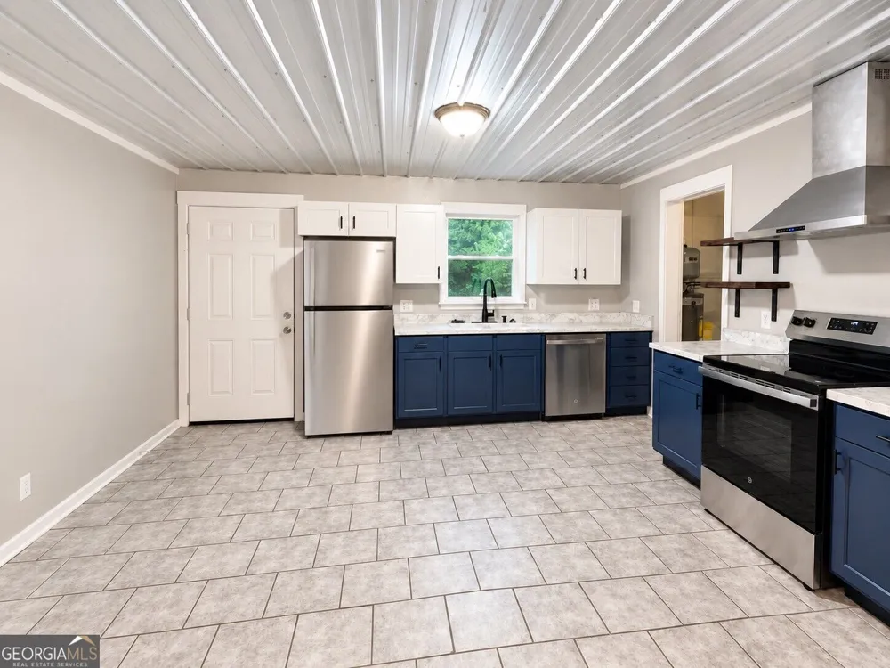 56 W Penn ST Trion, GA 30753