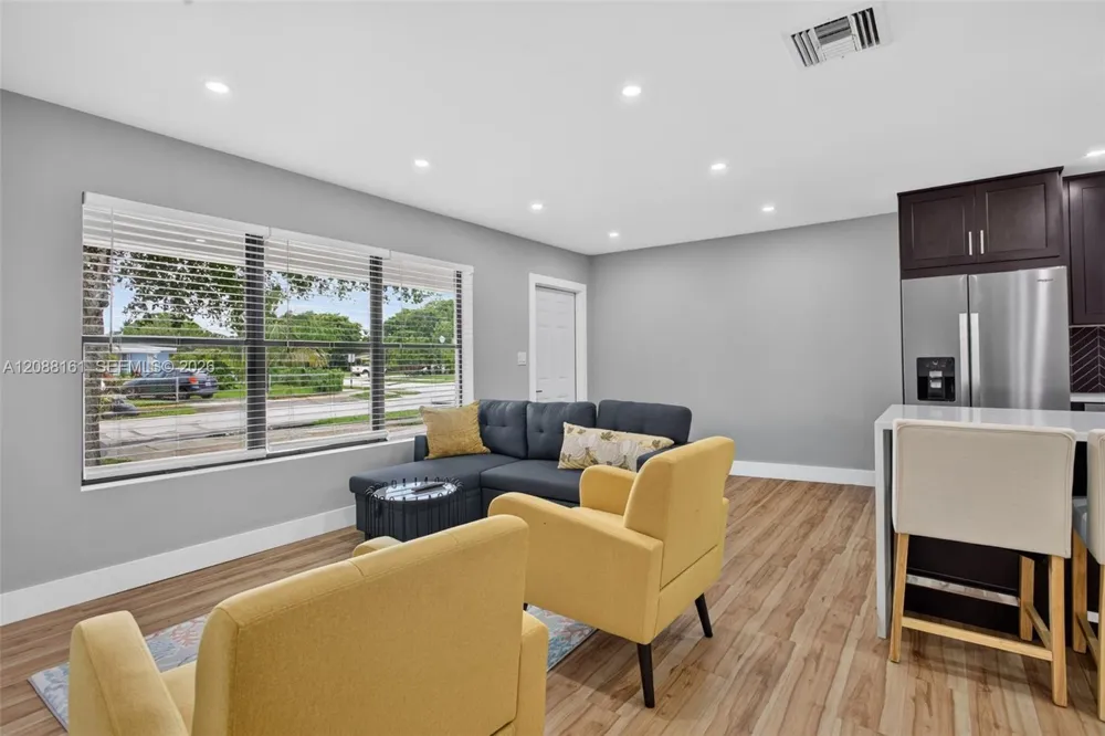 241 NE 45th St Deerfield Beach, FL 33064