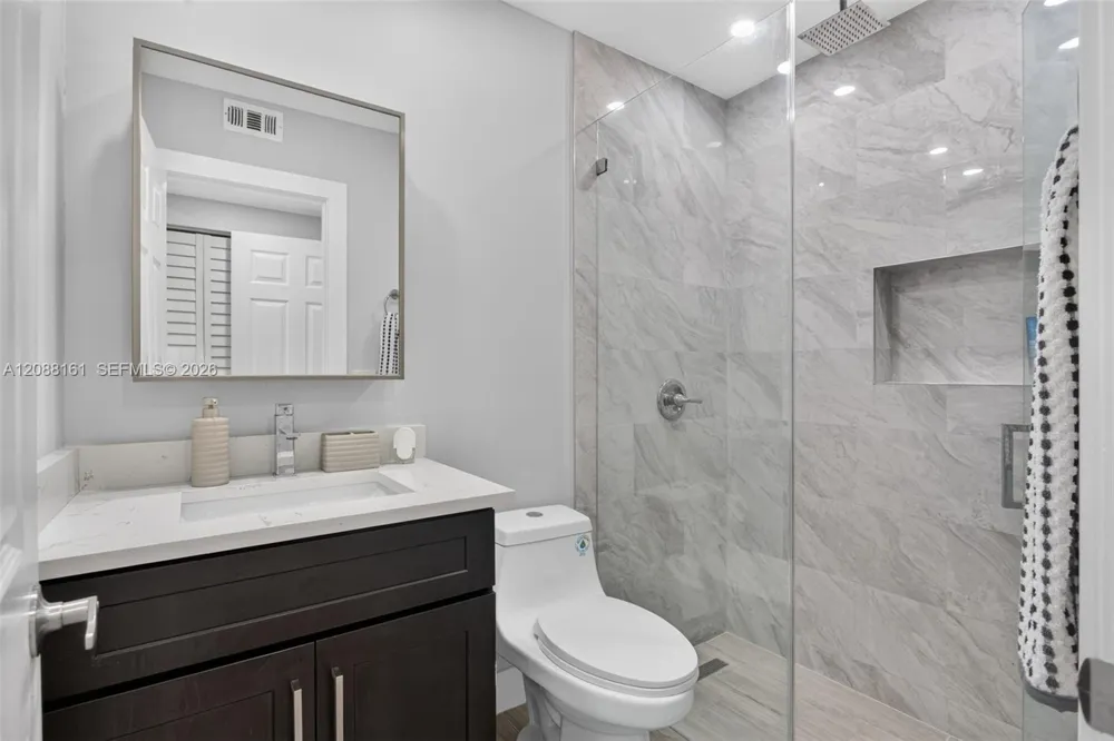 241 NE 45th St Deerfield Beach, FL 33064
