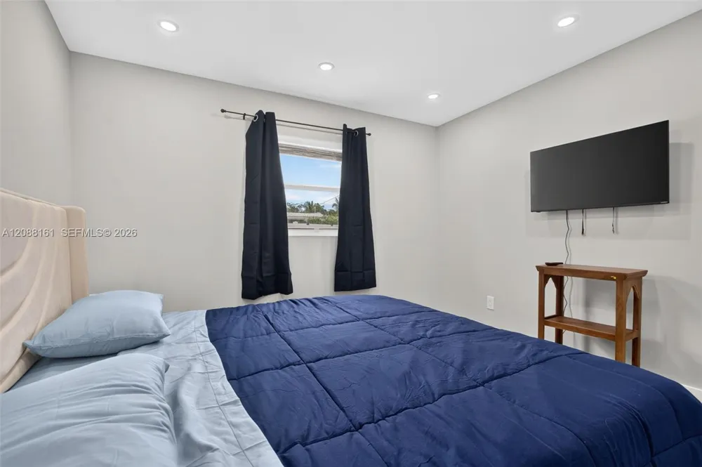 241 NE 45th St Deerfield Beach, FL 33064