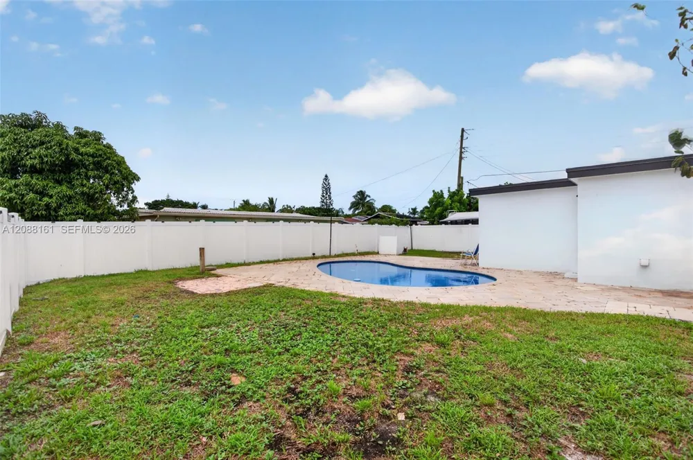 241 NE 45th St Deerfield Beach, FL 33064