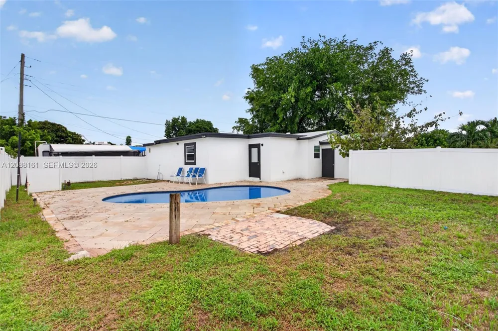 241 NE 45th St Deerfield Beach, FL 33064