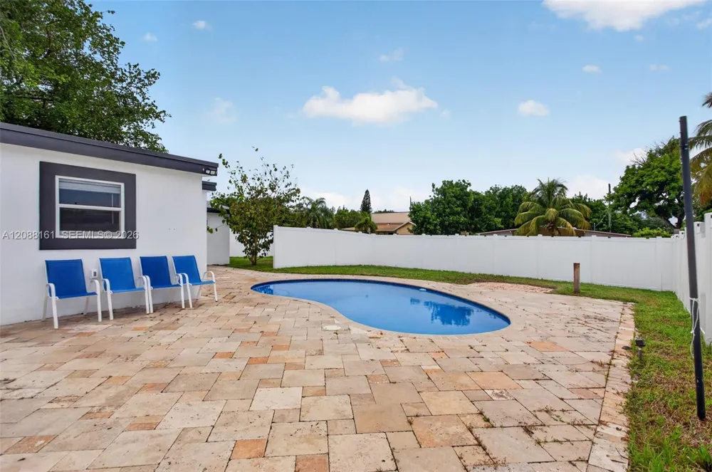 241 NE 45th St Deerfield Beach, FL 33064
