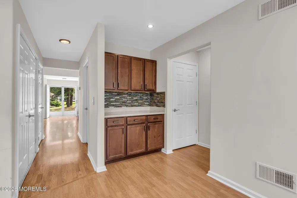 978 Thornbury Lane Manchester, NJ 08759