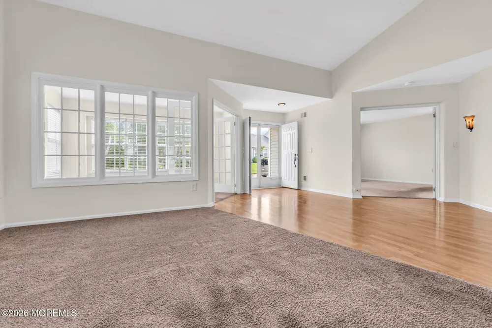 978 Thornbury Lane Manchester, NJ 08759