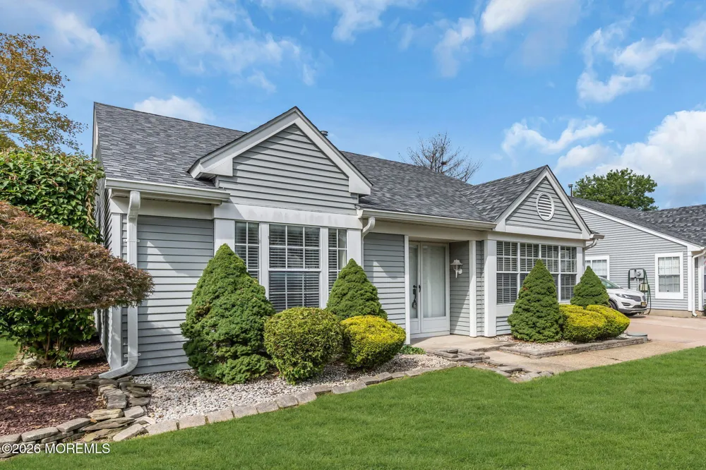 978 Thornbury Lane Manchester, NJ 08759