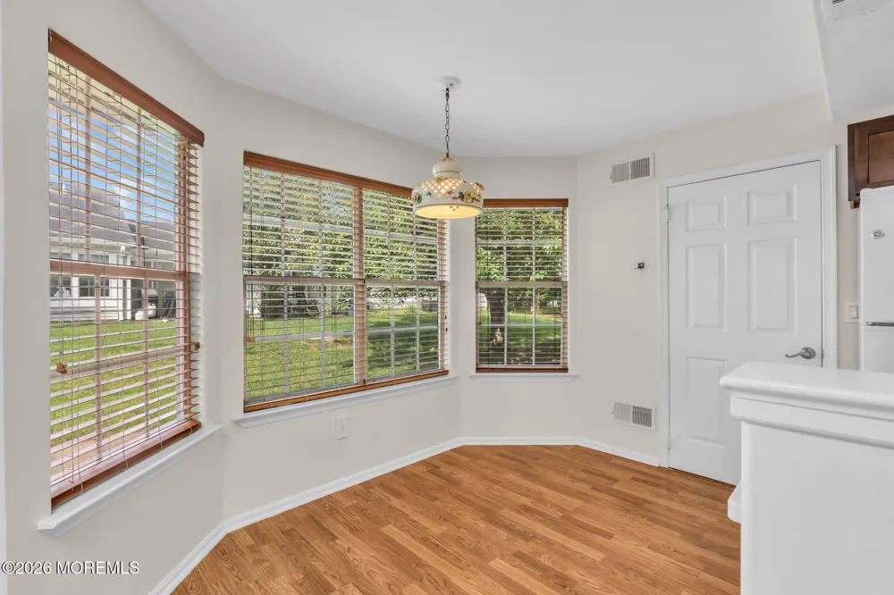 978 Thornbury Lane Manchester, NJ 08759