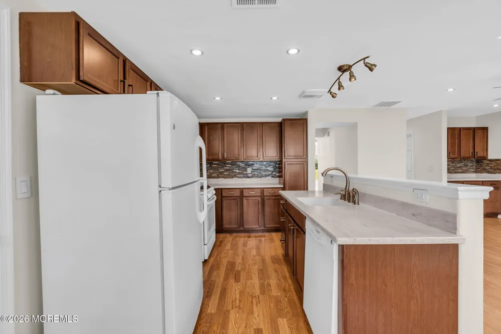 978 Thornbury Lane Manchester, NJ 08759