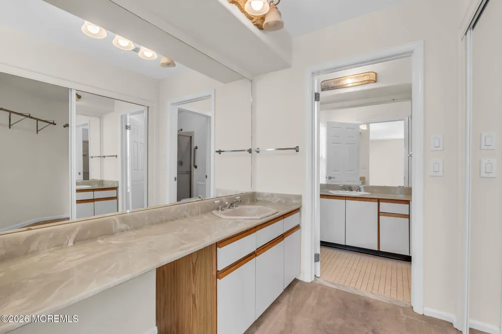 978 Thornbury Lane Manchester, NJ 08759