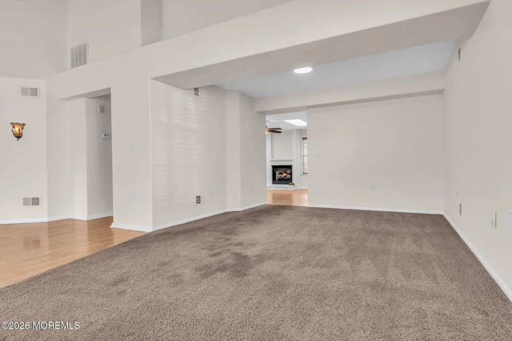 978 Thornbury Lane Manchester, NJ 08759
