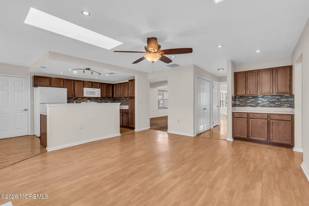 978 Thornbury Lane Manchester, NJ 08759