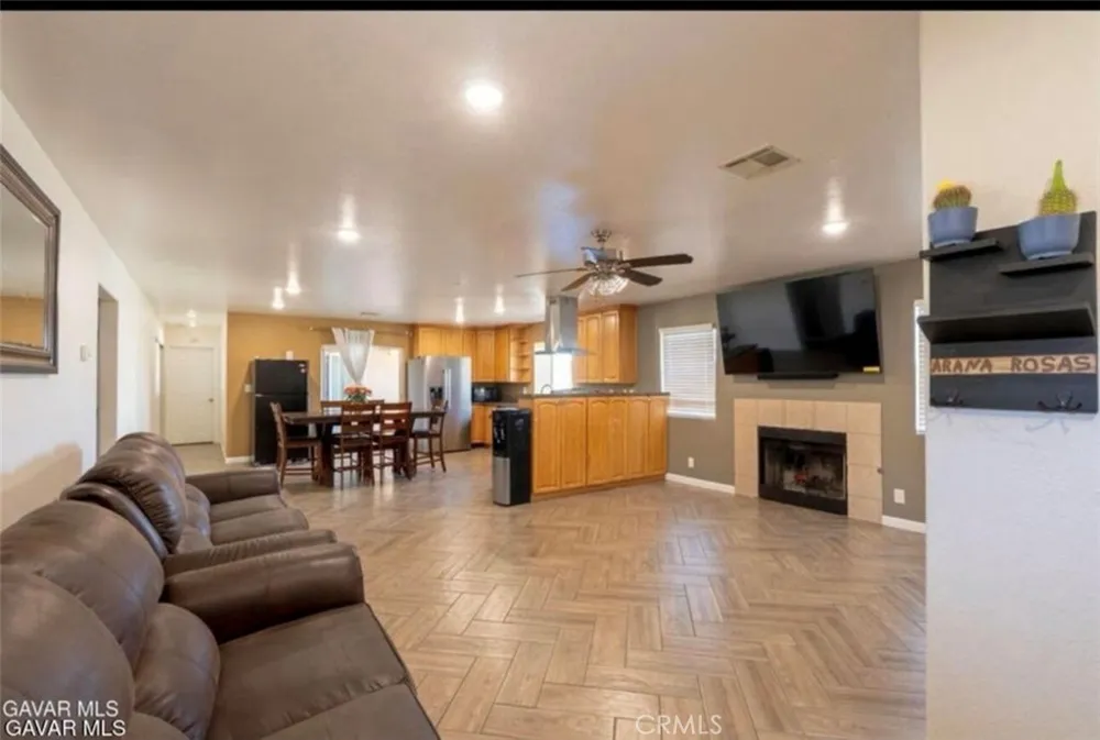 37551 29th E Palmdale, CA 93550