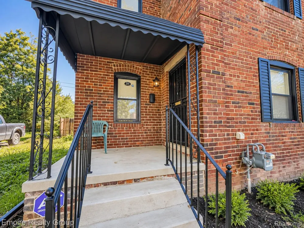 2955 Ewald Circle Detroit City, MI 48238