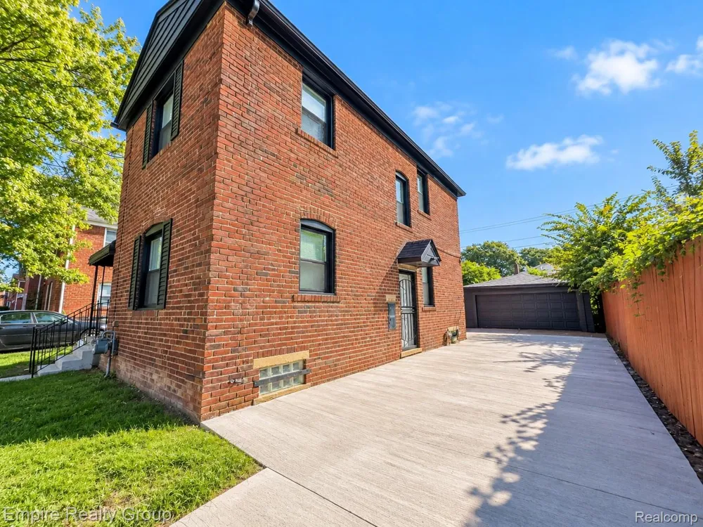 2955 Ewald Circle Detroit City, MI 48238