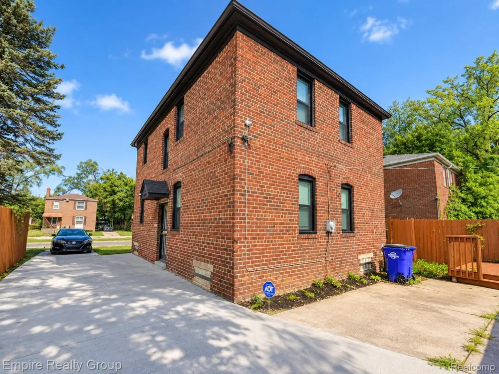2955 Ewald Circle Detroit City, MI 48238