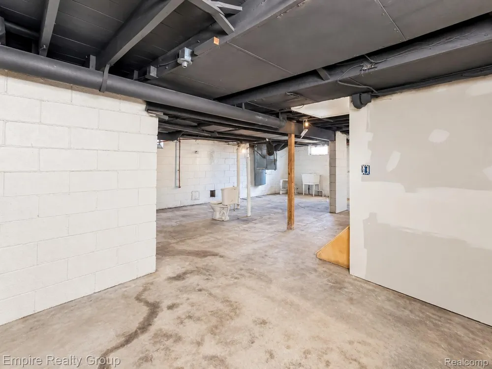 2955 Ewald Circle Detroit City, MI 48238