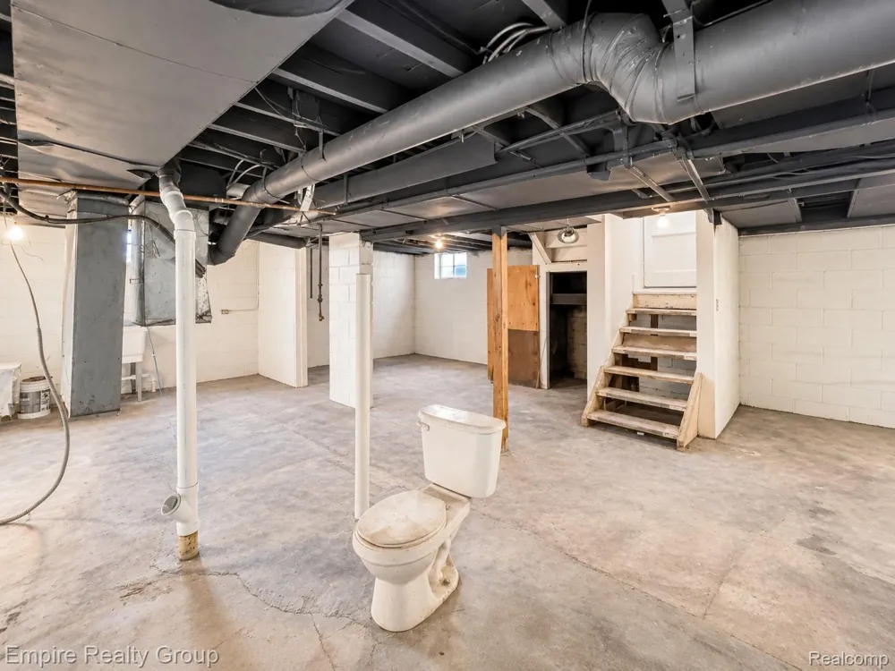 2955 Ewald Circle Detroit City, MI 48238