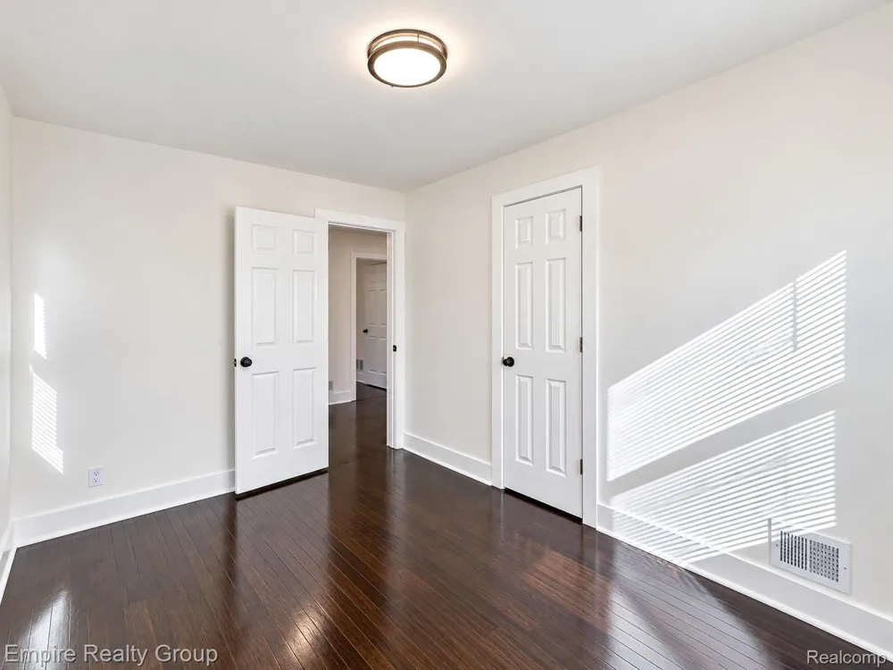 2955 Ewald Circle Detroit City, MI 48238
