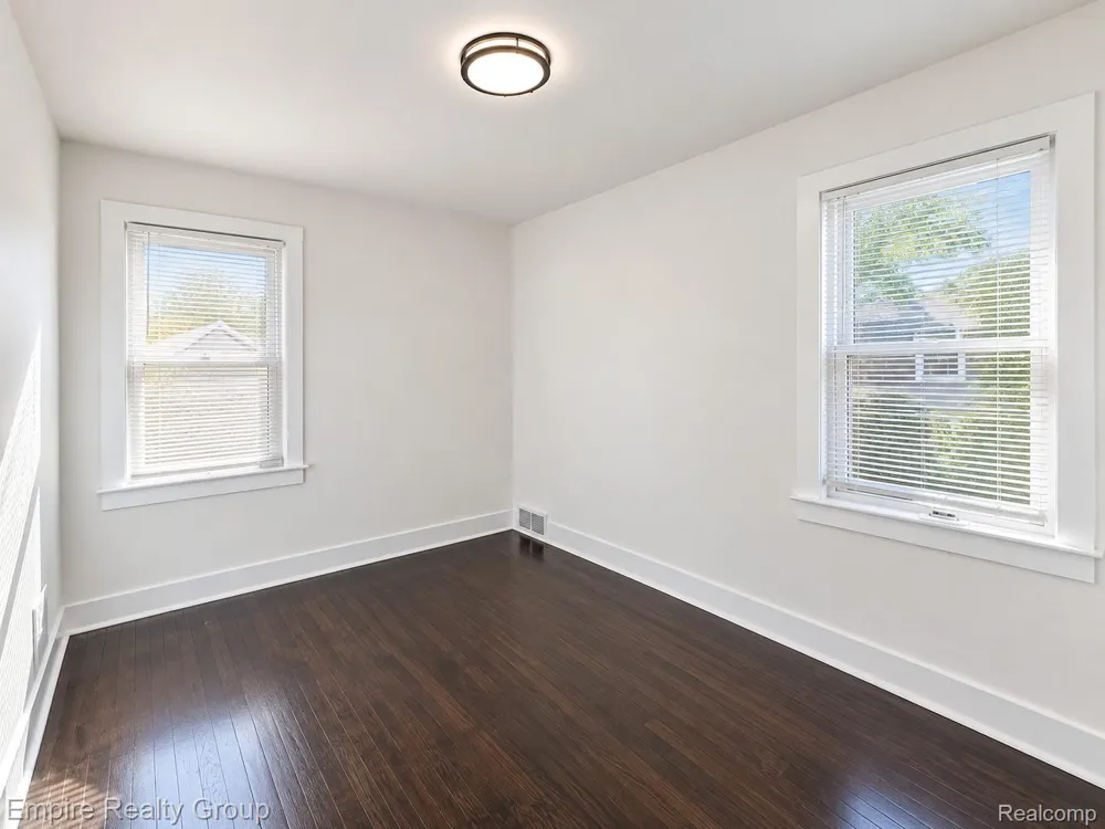 2955 Ewald Circle Detroit City, MI 48238