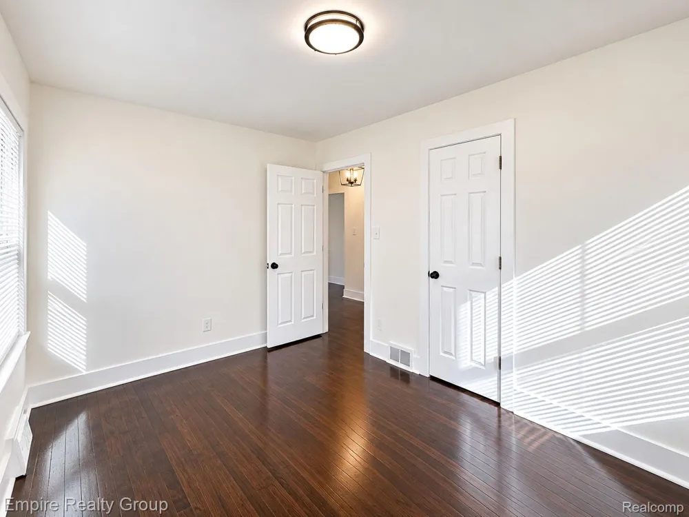 2955 Ewald Circle Detroit City, MI 48238