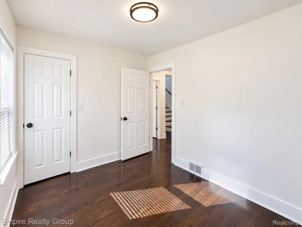 2955 Ewald Circle Detroit City, MI 48238