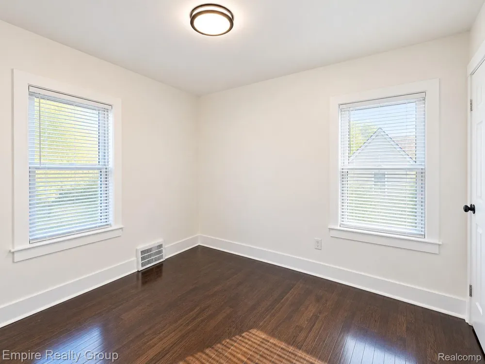 2955 Ewald Circle Detroit City, MI 48238