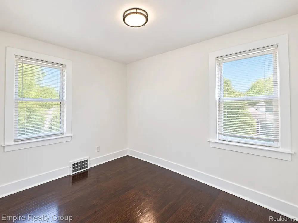 2955 Ewald Circle Detroit City, MI 48238