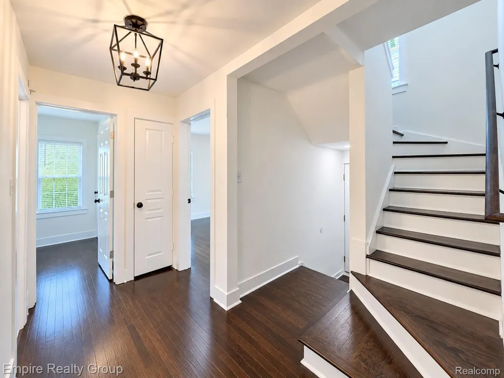 2955 Ewald Circle Detroit City, MI 48238