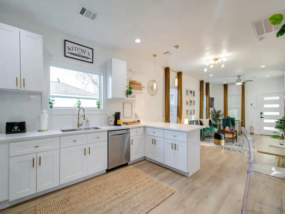 1415 E 31st Street Houston, TX 77022