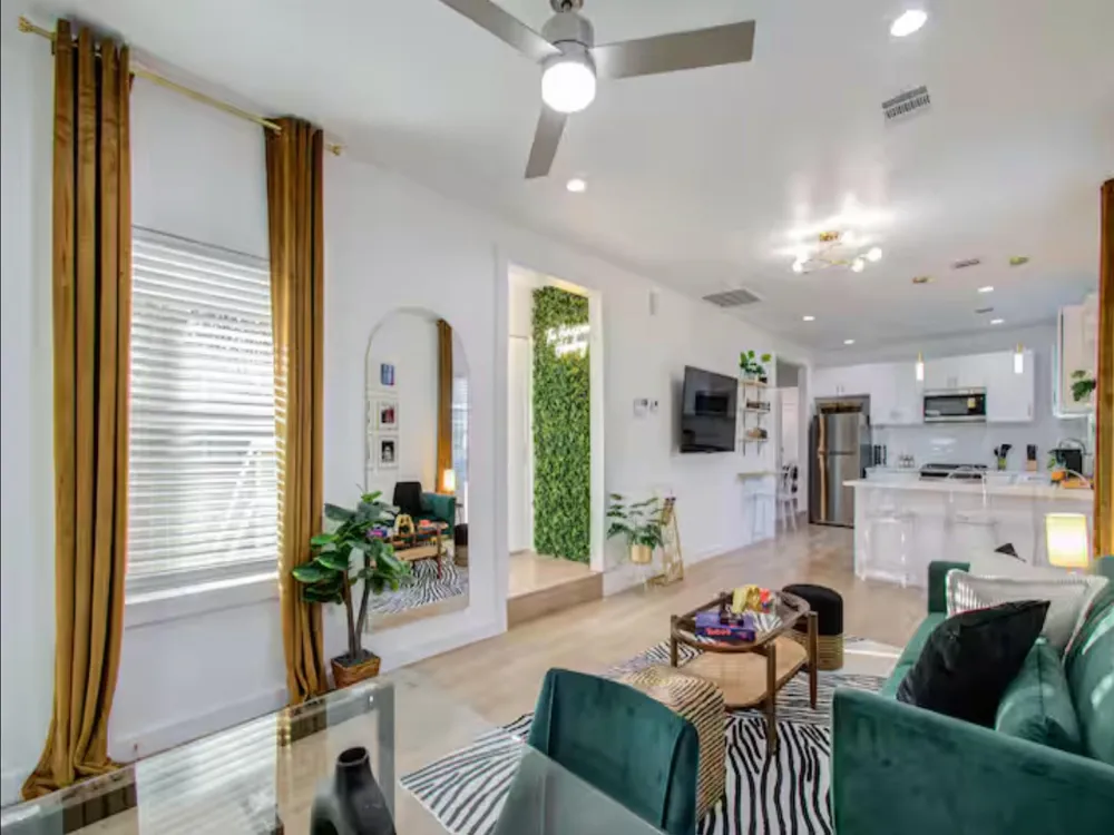 1415 E 31st Street Houston, TX 77022