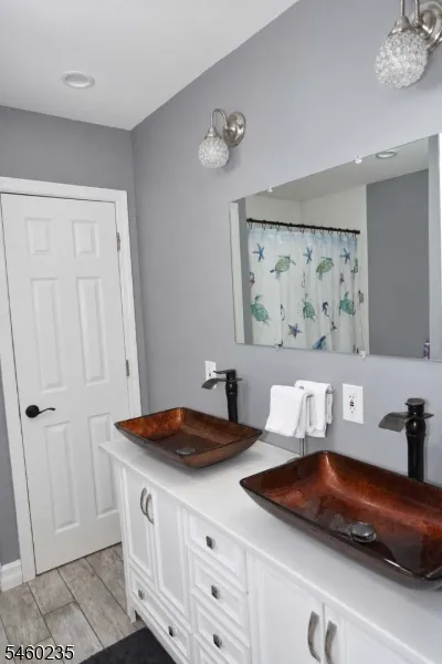 634 Vosseller Ave Bridgewater, NJ 08805