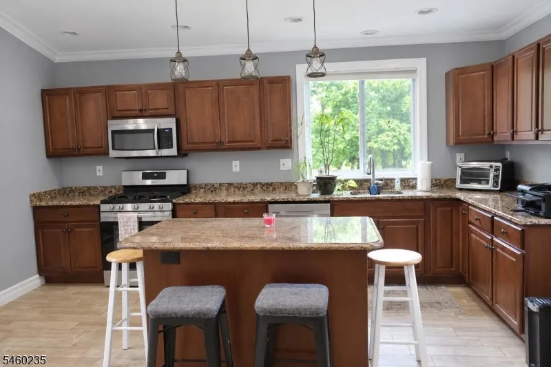 634 Vosseller Ave Bridgewater, NJ 08805