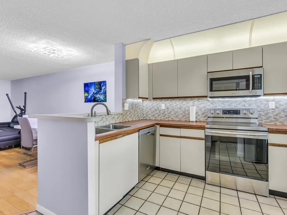 7579 NW 79TH AVENUE #204 Tamarac, FL 33321