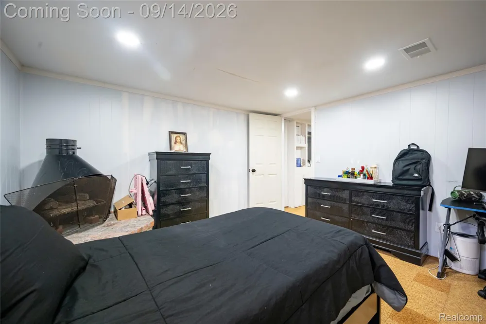 5154 Earl Drive Warren City, MI 48092