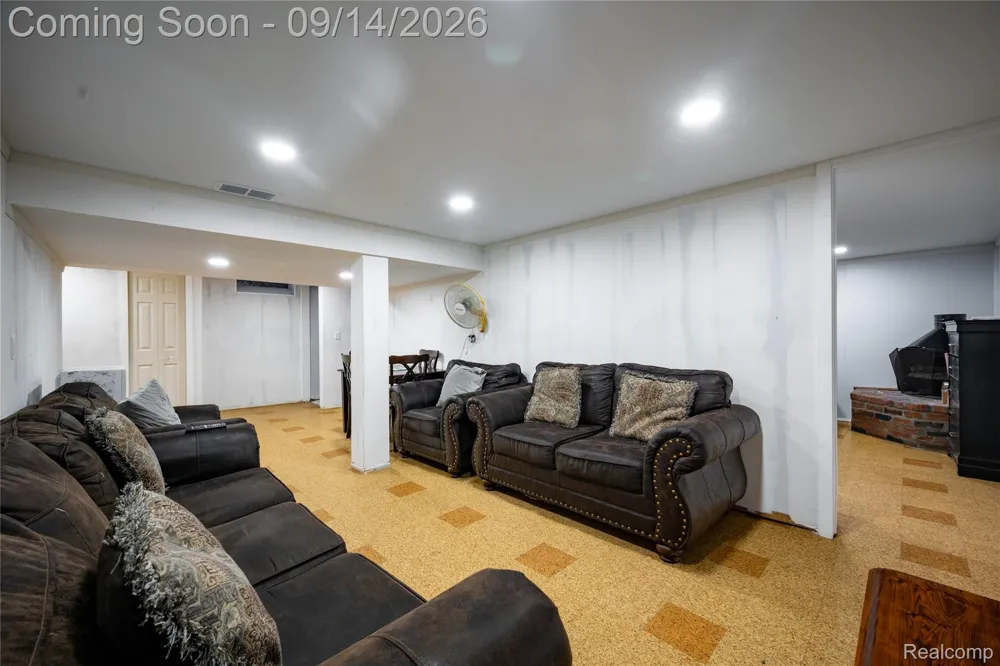 5154 Earl Drive Warren City, MI 48092