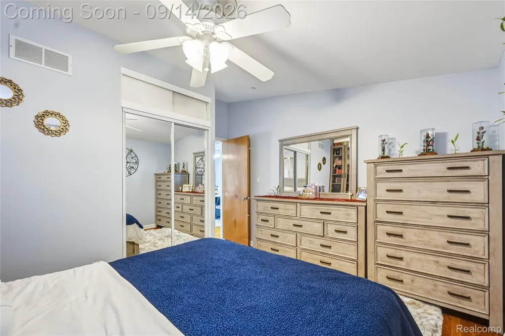 5154 Earl Drive Warren City, MI 48092