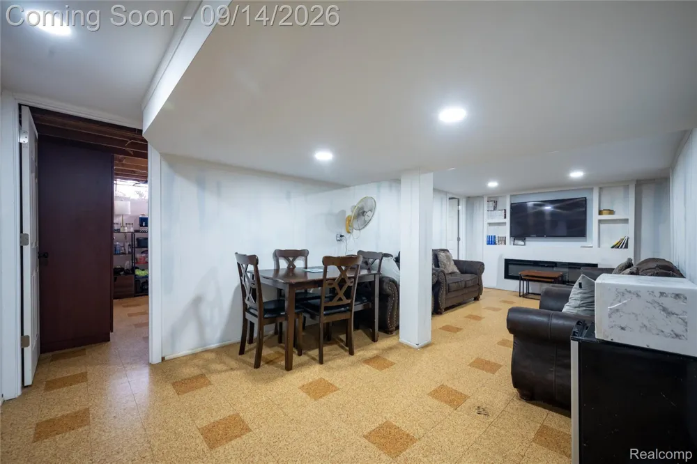 5154 Earl Drive Warren City, MI 48092