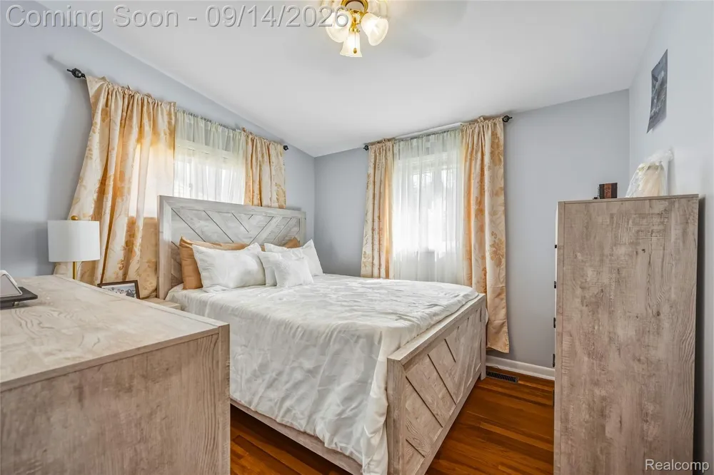 5154 Earl Drive Warren City, MI 48092