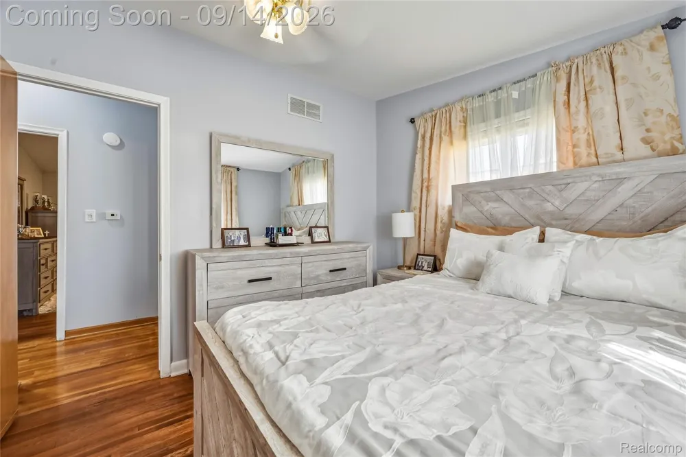 5154 Earl Drive Warren City, MI 48092