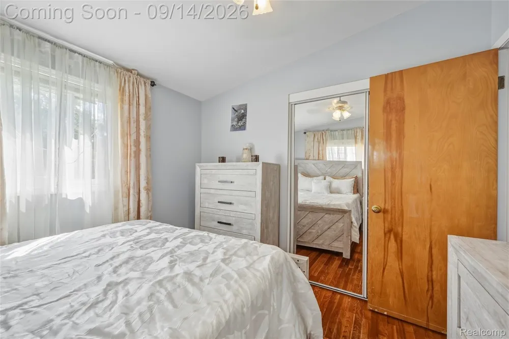 5154 Earl Drive Warren City, MI 48092