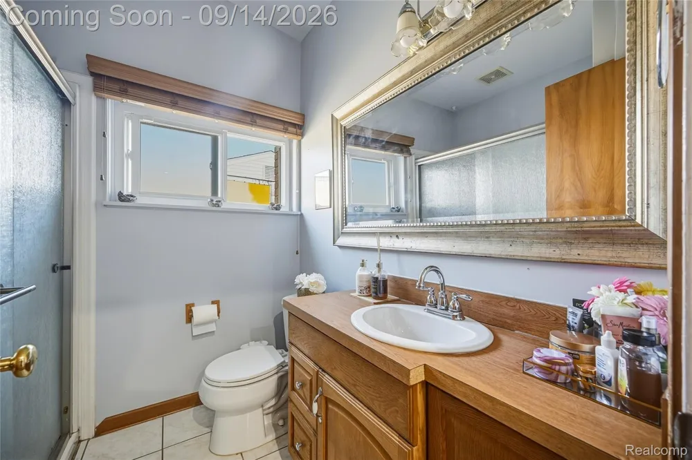 5154 Earl Drive Warren City, MI 48092