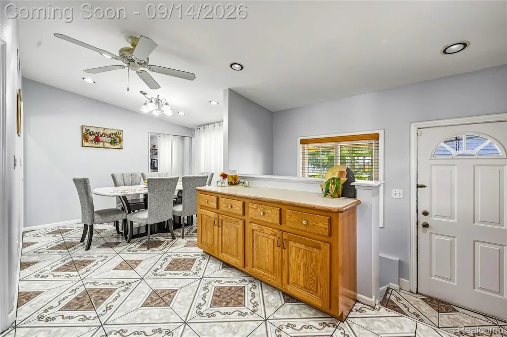 5154 Earl Drive Warren City, MI 48092