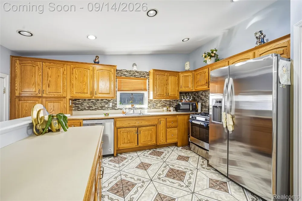 5154 Earl Drive Warren City, MI 48092