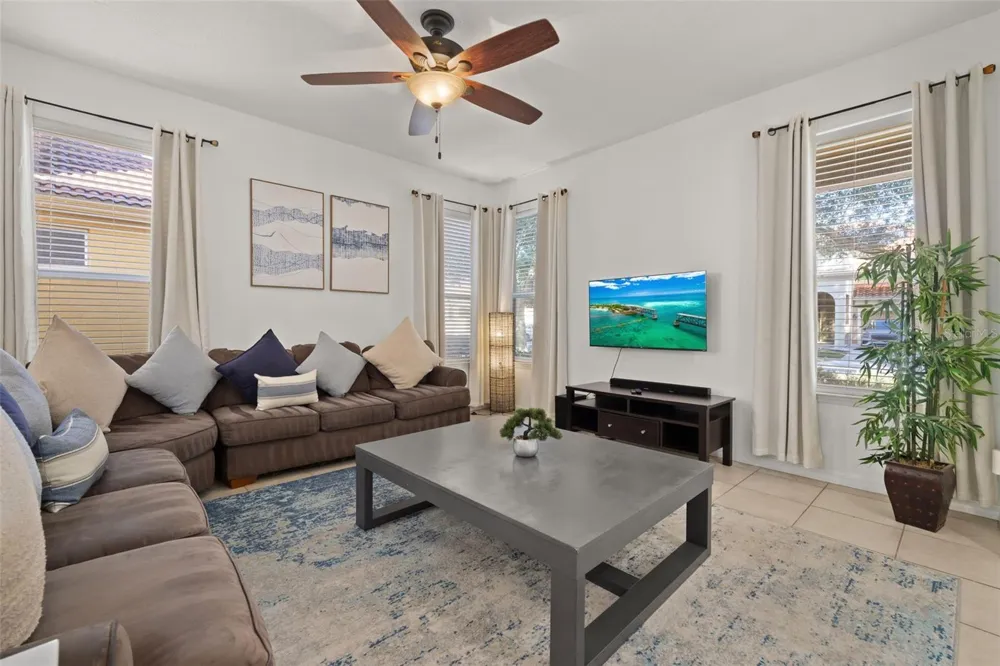 375 ORANGE COSMOS BOULEVARD Davenport, FL 33837