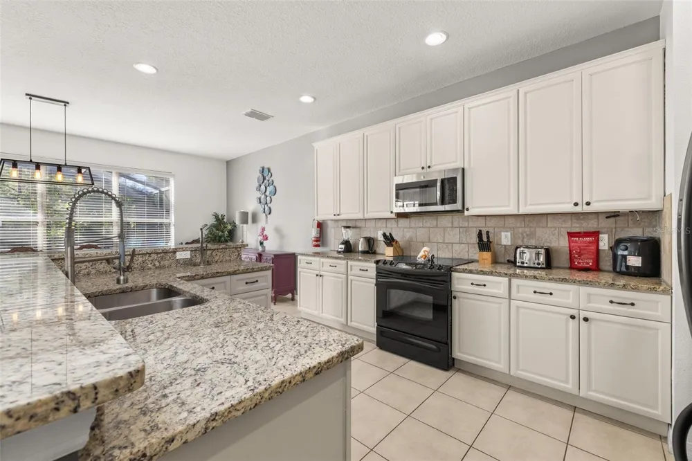 375 ORANGE COSMOS BOULEVARD Davenport, FL 33837