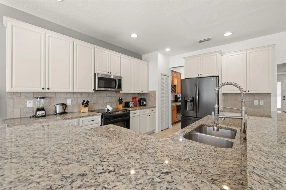 375 ORANGE COSMOS BOULEVARD Davenport, FL 33837